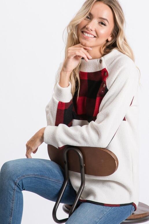 CONTRAST PANELING COZY SWEATER